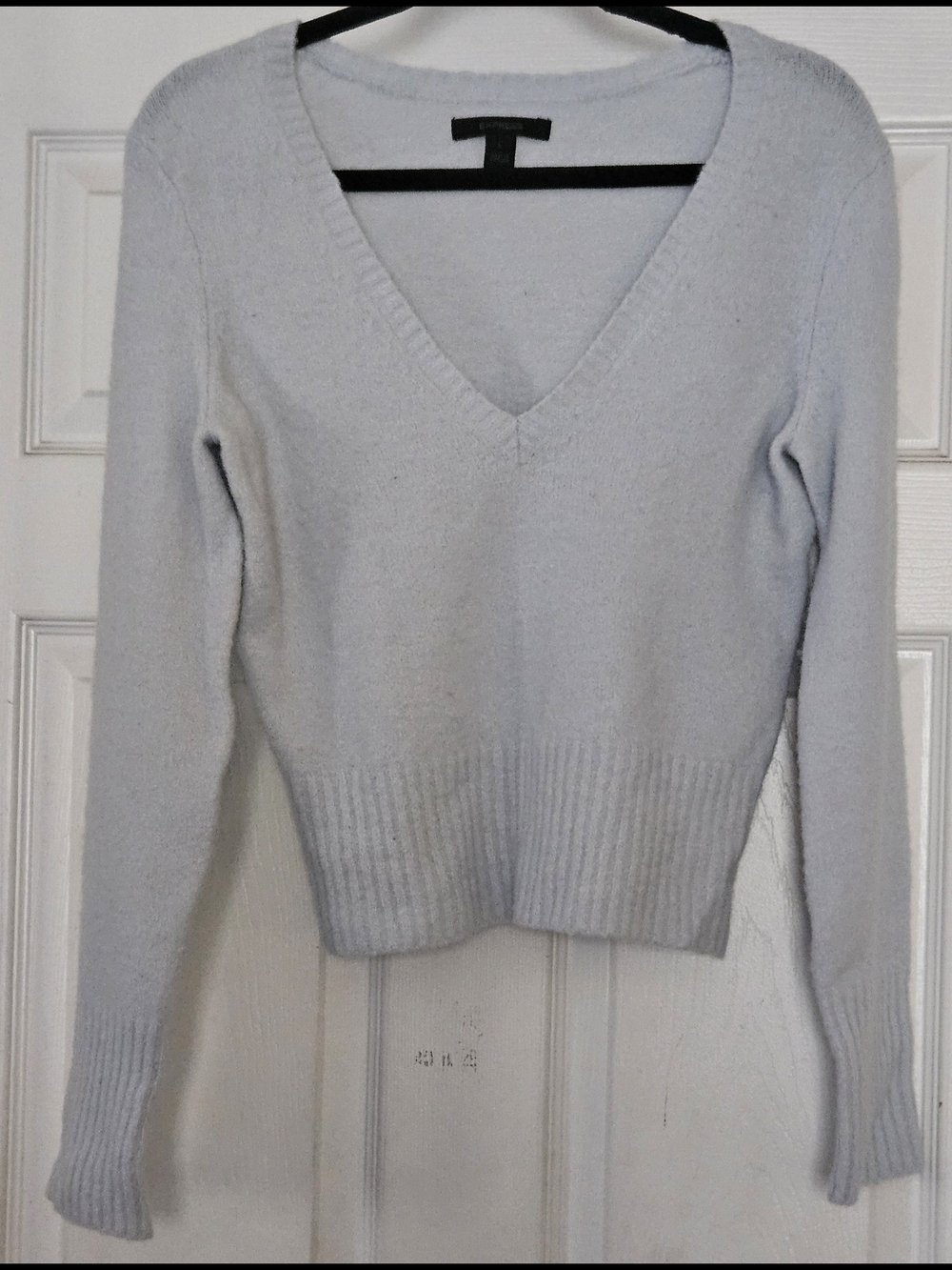 EXPRESS Light Blue Cropped VNeck Wool Blend Ribbed Hem Sweater Size Large
